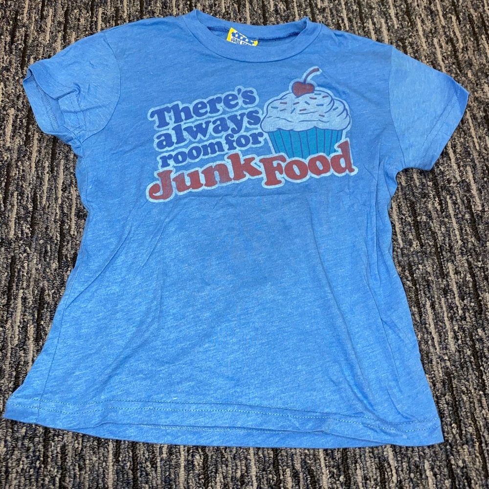 JUNK FOOD TEE PERFECT CONDITION